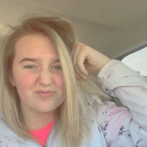 Meet your Posher, Alyssa